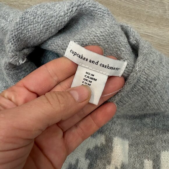 Cupcakes and Cashmere Snowflake Gray White Oversized Cowl Sweater sz M - Picture 3 of 6